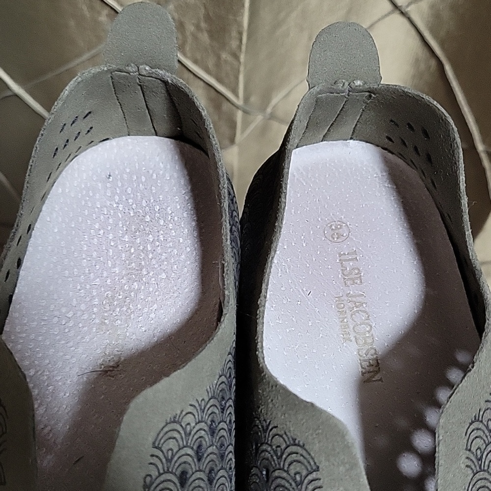 EUC- Ilse Jacobsen ‘Tulip’ Perforated PLATFORM Slip-Ons - Picture 9 of 10